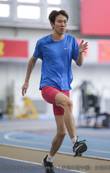 半岛体育中国：女性体育参与的现状与挑战
